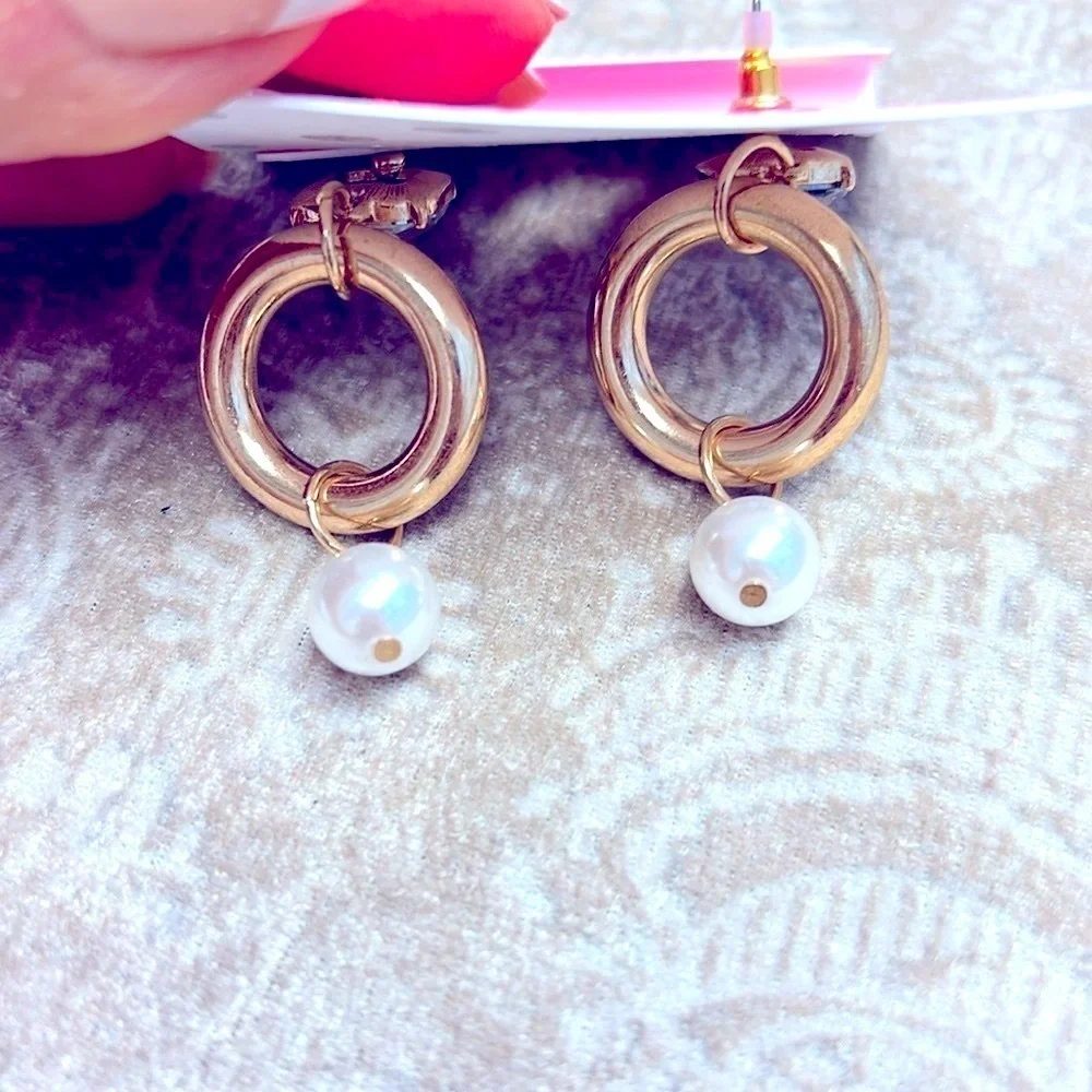Brand New Isaac Mizrahi Large Rhinestone Gold Tone Round Faux Pearl Drop Earring